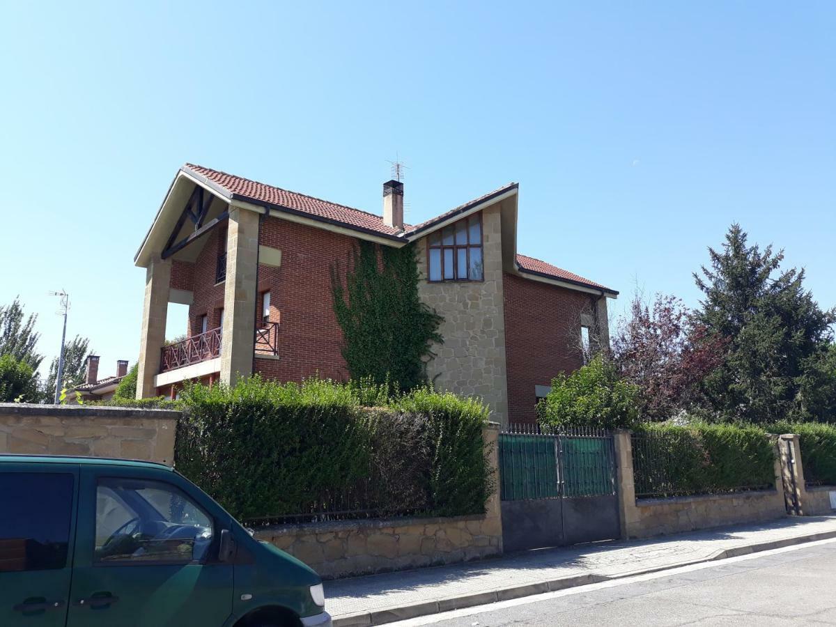 Preciosa Casa Independiente Con Piscina Cubierta Y Gran Jardin Privados Haro Eksteriør billede