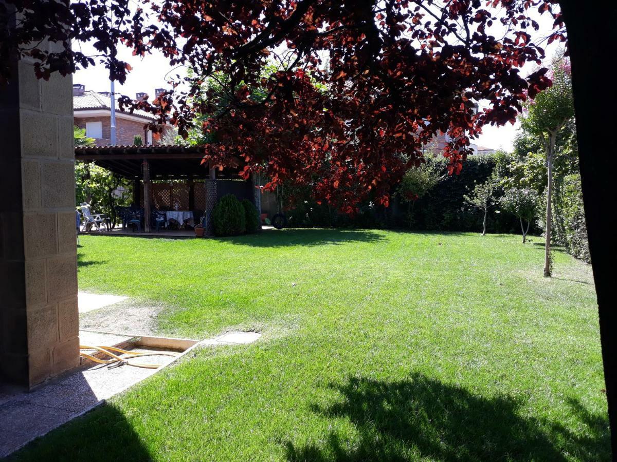 Preciosa Casa Independiente Con Piscina Cubierta Y Gran Jardin Privados Haro Eksteriør billede