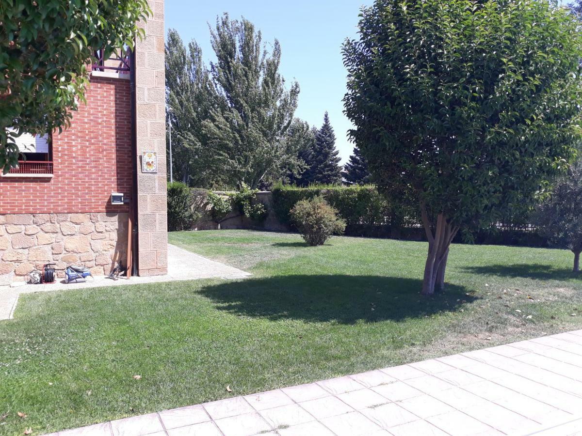 Preciosa Casa Independiente Con Piscina Cubierta Y Gran Jardin Privados Haro Eksteriør billede